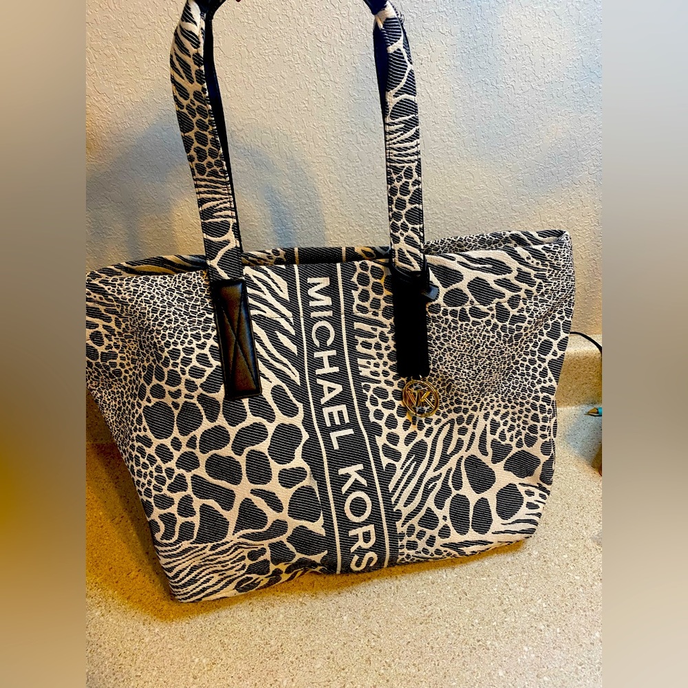 Michael Kors: The Michael Bag Large Tote